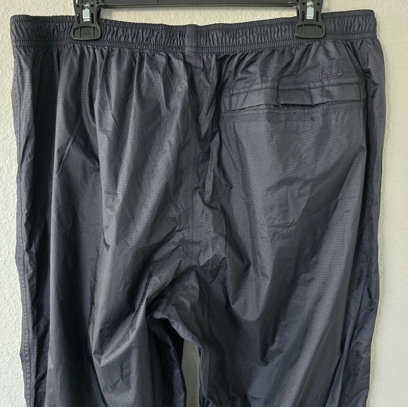 LL Bean Waterproof Pants Men Sz L Black Nylon Zip Ankles Elastic Waistband - Picture 4 of 16
